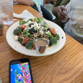 Grant Central Pizza & Pasta - House salad - Pizza Near Me - Atlanta, Georgia