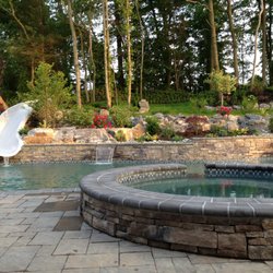 Del Val Pools & Spas - Spill over spa