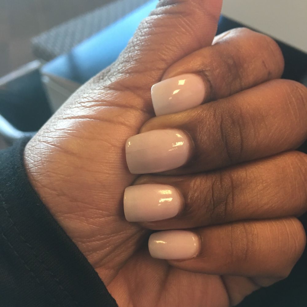 Cracked middle finger Cracked middle finger