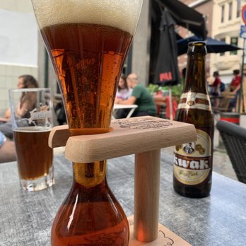 Wiel's Renard Noir - Pauwel Kwak Beer - Bars Near Me - Brussels, BRU