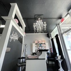 The Mane Room - Entry/Lobby
