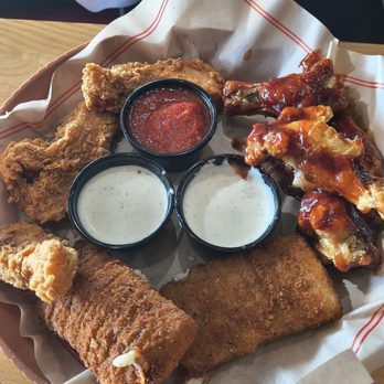 Chili's - Triple dipper fried mozzarella, chicken wings, chicken crispers 18.39 - American Near Me - Fresno, California