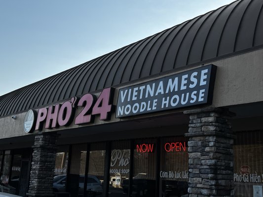 Pho 24 by null