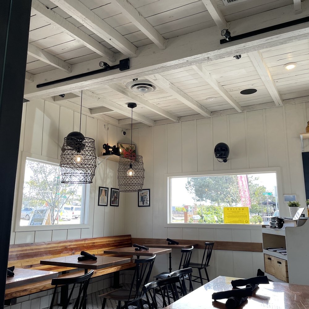 Valentina - Inside - Seafood Near Me - Encinitas, California
