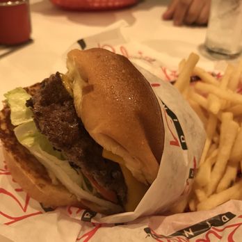 Ruby's Diner - Classic cheeseburger, great fries - Diners Near Me - Laguna Beach, California Ruby's Diner - Classic cheeseburger, great fries - Diners Near Me - Laguna Beach, California