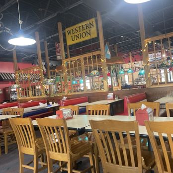 Fuddruckers - Area - Burgers Near Me - Pembroke Pines, Florida