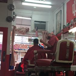 Hot Rod’s Downtown Barbershop