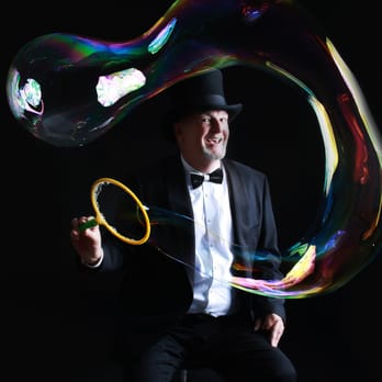 Bubble Art & Magic - Long bubble - Magicians Near Me