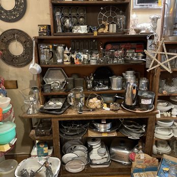 Savvy Salvage - Antiques Near Me - Dyersville, Iowa Savvy Salvage - Antiques Near Me - Dyersville, Iowa
