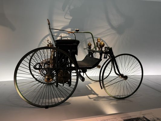 Mercedes-Benz Museum by null