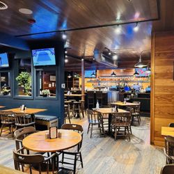 Boathouse 19