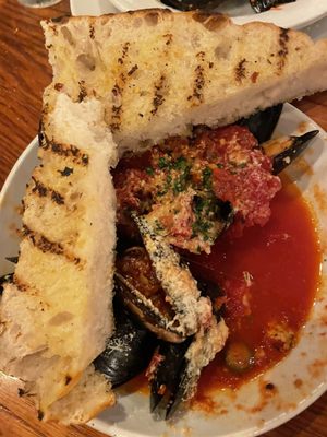 Farina Alto Pizzeria & Wine Bar by null