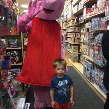Learning Express Toys - Meeting Peppa Pig - Toy Stores Near Me - Westborough, Massachusetts