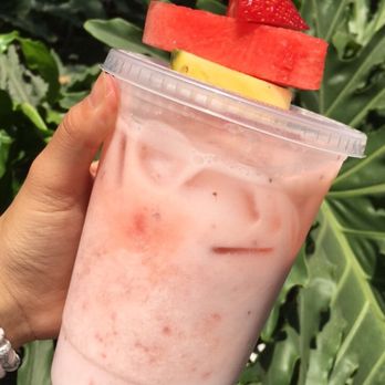 Pershing Square Farmer's Market - Agua Fresca for $5. Strawberry lemonade on top, coconut on bottom. - Farmers Market Near Me - Los Angeles, California