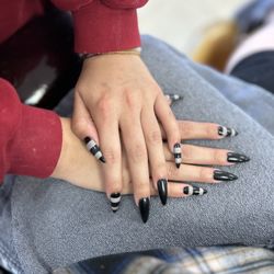 Friendly Nails and Spa - Black and grey striped nails