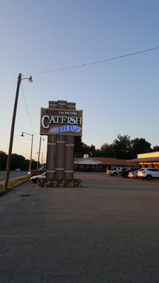 Dowds Catfish & BBQ by null