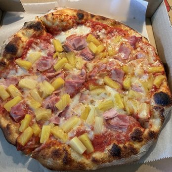 Lucky's Pizza - Pizza Near Me - Canoga Park, California Lucky's Pizza - Pizza Near Me - Canoga Park, California