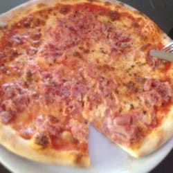 Pizza & Pasta Nesti - pizza procutto