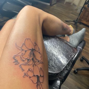 Freaks & Geeks Tattoo - Got the outline done...time for color ! - Tattoo Near Me - Paris, 75 Freaks & Geeks Tattoo - Got the outline done...time for color ! - Tattoo Near Me - Paris, 75