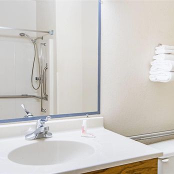 Super 8 by Wyndham Richfield Area - ADA Bathroom - Hotels Near Me - Richfield, Ohio Super 8 by Wyndham Richfield Area - ADA Bathroom - Hotels Near Me - Richfield, Ohio