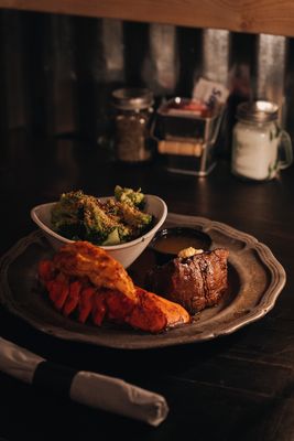 Fox & Hounds by null