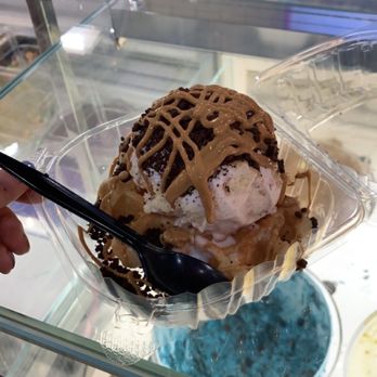 Sundae Donuts Montauk - Belgian waffle base with strawberry ice cream with chocolate nibs and peanut butter drizzle - Bakeries Near Me - Montauk, New York