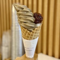 Nana’s Green Tea - Hojicha soft serve with mochi and red bean