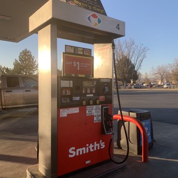 Smith’s Fuel Center - a gas pump at a gas station - Gas Stations Near Me - Pleasant Grove, Utah Smith’s Fuel Center - a gas pump at a gas station - Gas Stations Near Me - Pleasant Grove, Utah