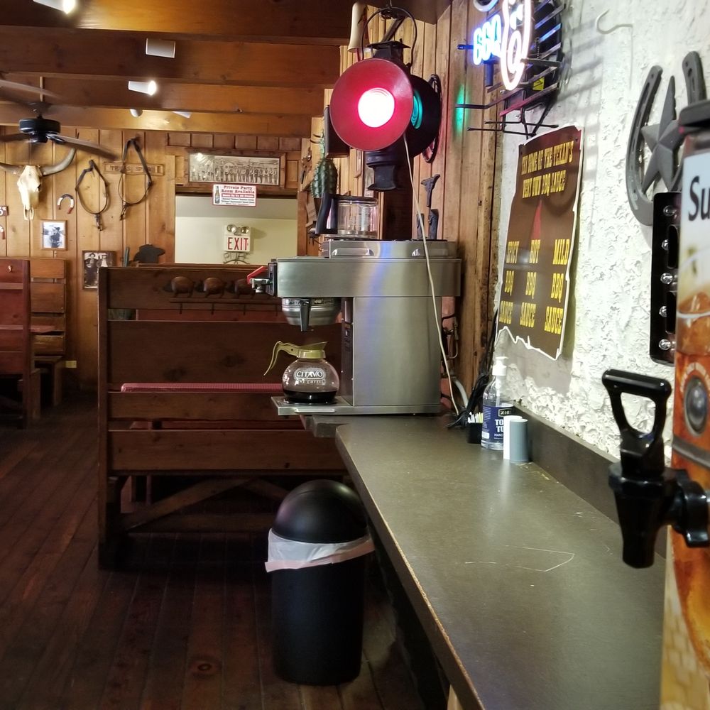 Texan BBQ - Restaurant interior - Barbeque Near Me - Algonquin, Illinois Texan BBQ - Restaurant interior - Barbeque Near Me - Algonquin, Illinois