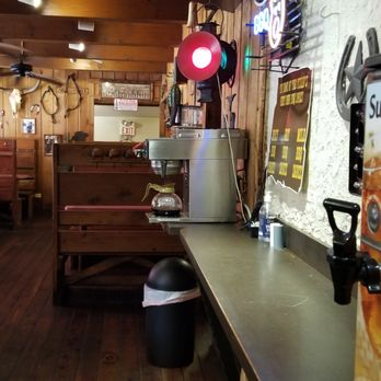 Texan BBQ - Restaurant interior - Barbeque Near Me - Algonquin, Illinois