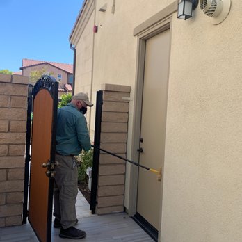 Malang Pest Control - Jeff is cleaning the net&dust before putting the treatment. - Pest Control Near Me - Irvine, California Malang Pest Control - Jeff is cleaning the net&dust before putting the treatment. - Pest Control Near Me - Irvine, California