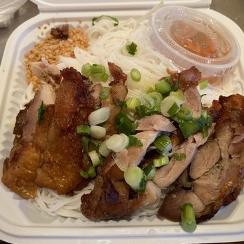 Oasis Vietnamese Cuisine - Five-Spice Chicken Dry Vermicelli Bowl - Vietnamese Near Me - Pacifica, California Oasis Vietnamese Cuisine - Five-Spice Chicken Dry Vermicelli Bowl - Vietnamese Near Me - Pacifica, California