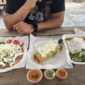 El Taco Man - Fried quesadilla, chicken flautas, and asada wet burrito - Mexican Near Me - El Monte, California El Taco Man - Fried quesadilla, chicken flautas, and asada wet burrito - Mexican Near Me - El Monte, California