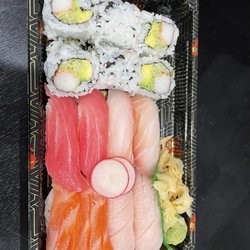 Mix of Nigiri and California roll. Fresh & Delicious!