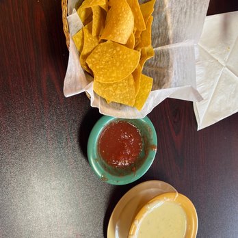 Los 3 Mariachis - Chips, salsa, large queso. - Mexican Near Me - Folkston, Georgia