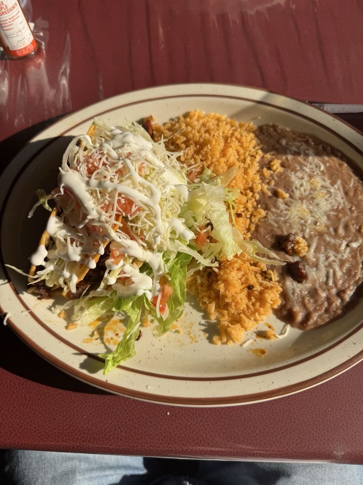 Avila’s Taqueria Logo