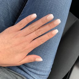 French vanilla and white ombré nails by Polly