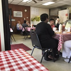 Ham Seafood Market - Dinning room.