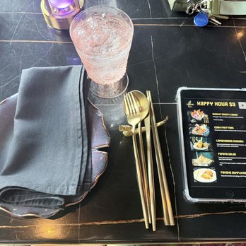 MaKiin - Table setting and tablet of menus - Thai Near Me - Houston, Texas MaKiin - Table setting and tablet of menus - Thai Near Me - Houston, Texas
