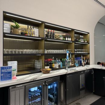 The Club - Airport Lounges Near Me - Chicago, Illinois