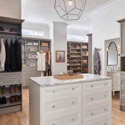Lakeview Closets