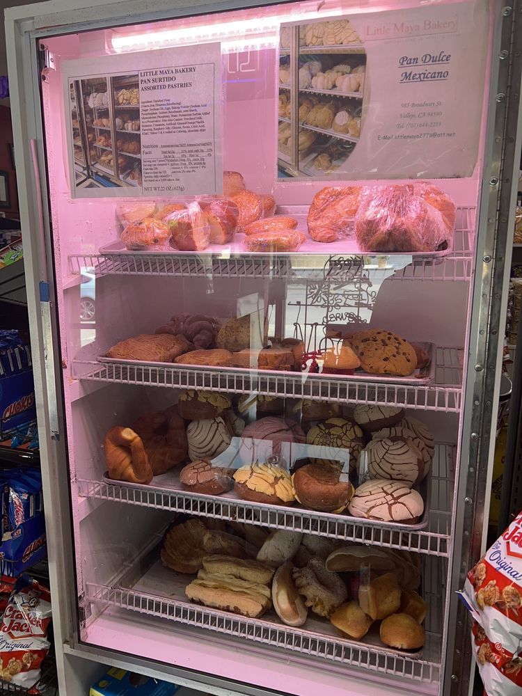 La Luna Market & Taqueria - Photo 3