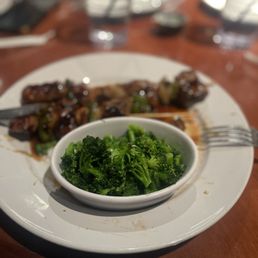 Teriyaki steak with broccoli
