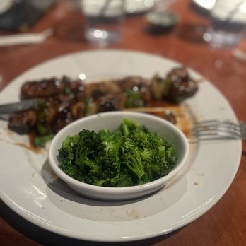 Bullfish Grill - Teriyaki steak with broccoli - Steakhouses Near Me - Pigeon Forge, Tennessee