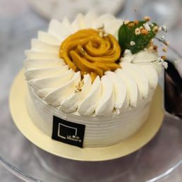 Mango Cream Cake
