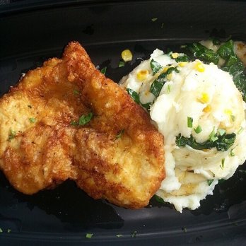 Yard House - Fried chicken and mashed potatoes - New American Near Me - Palmdale, California