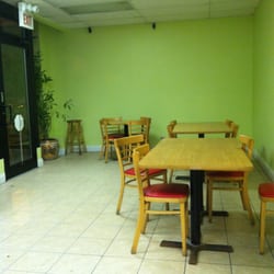 De Rice - Modest dining area