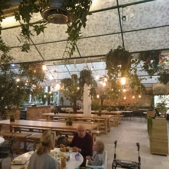 Mangiardino - Inside the restaurant - Italian Near Me - Solna, Alberta