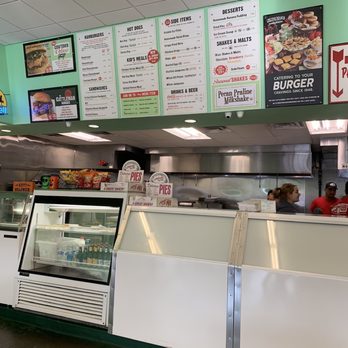 Kincaid's Hamburgers - Counter at Kincaid's in Arlington - Burgers Near Me - Arlington, Texas Kincaid's Hamburgers - Counter at Kincaid's in Arlington - Burgers Near Me - Arlington, Texas