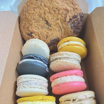 La Tour Cafe - Coconut, cookies & cream, fruity pebbles, mango, Lilikoi'i, cinnamons toast, guava, coffee macarons & and Chocolate chip cookie! - Cafes Near Me - Honolulu, Hawaii La Tour Cafe - Coconut, cookies & cream, fruity pebbles, mango, Lilikoi'i, cinnamons toast, guava, coffee macarons & and Chocolate chip cookie! - Cafes Near Me - Honolulu, Hawaii
